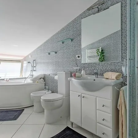 Roseto Penthouse Apartment Roseto Degli Abruzzi